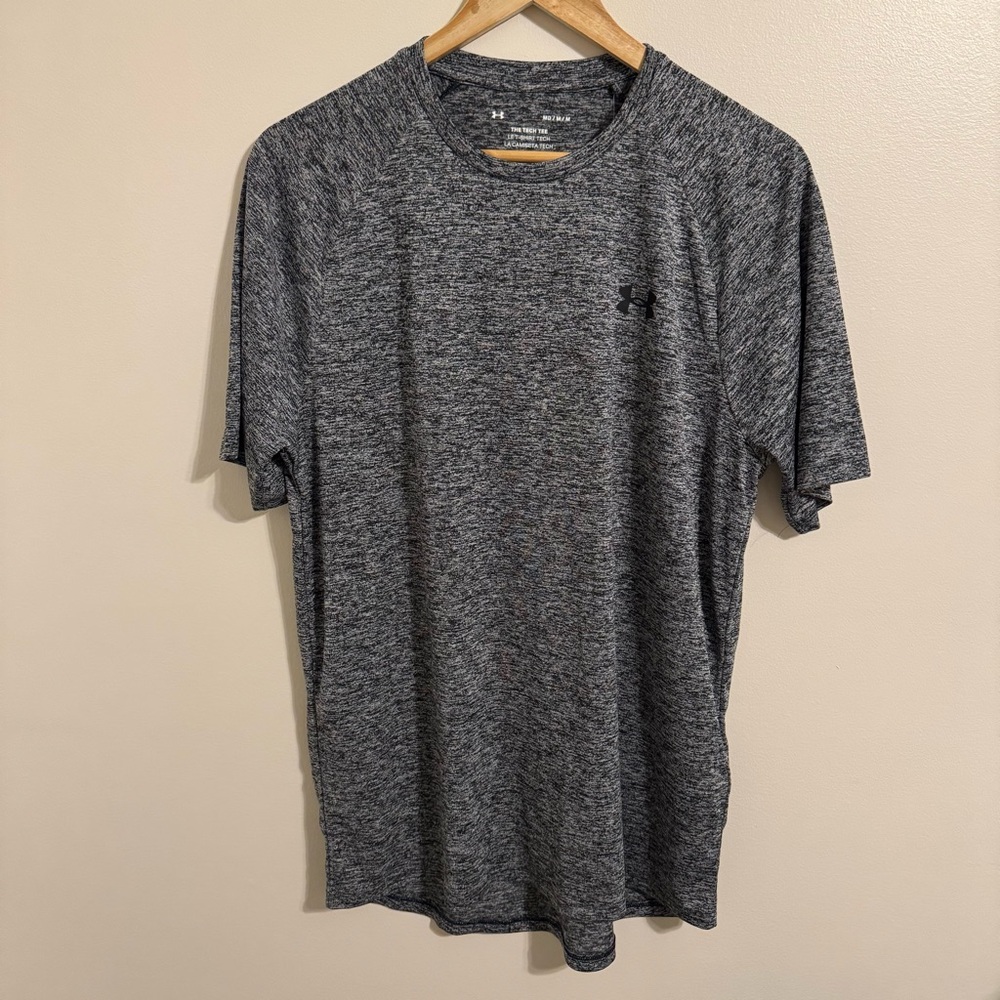 Under Armour “The Tech Tee” Men’s Heathered Light Weight Loose Fit Size M NWT
